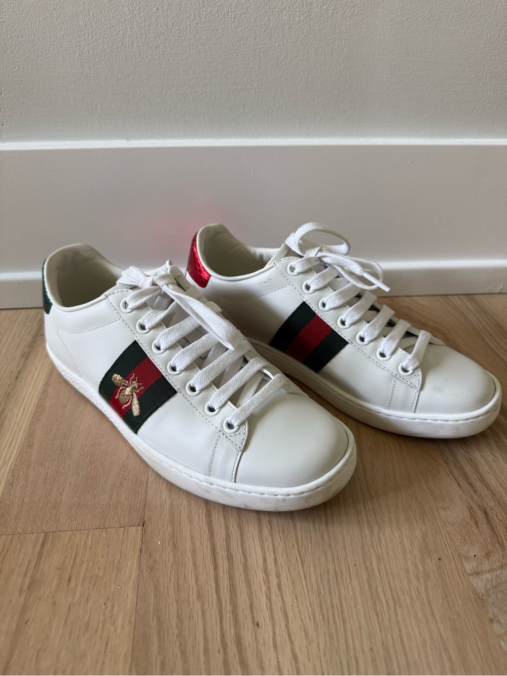 Gucci Ace Sneaker with Embroidered Gold Bee. Like New. Red/Green Heel Tabs
